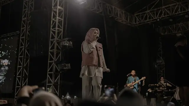Profi dan Fakta Menarik Restianade yang Naik Daun Bawakan Lagu ‘Kalah’, Belajar Nanyi Sejak Usia 4 Tahun