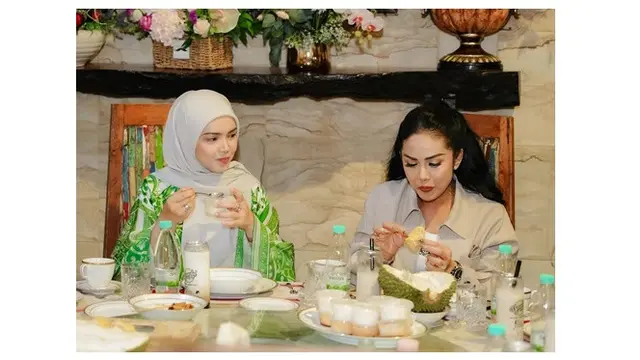 Intip Model Gamis Siti Nurhaliza saat Krisdayanti Berkunjung ke Rumahnya di Malaysia