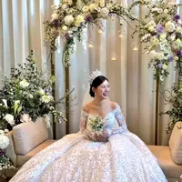 Dipersunting Lee Seung Gi, penampilan cantik Lee Da In dalam balutan 3 gaun pengantin mencuri perhatian. (Foto: twitter/@sleeplessaliana)