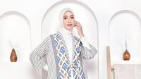 Inspirasi batik model outer lurik tenun (sumber: pinterest)