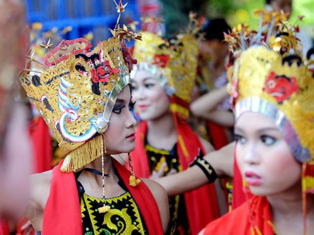 menpar hadiri parade barong ider bumi