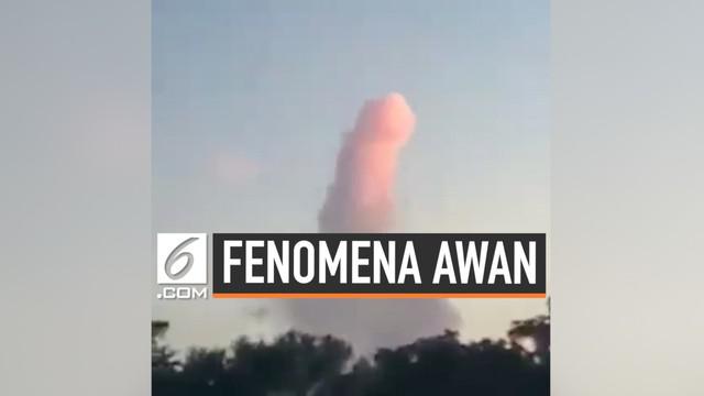 Fenomena bentuk awan terjadi di Miami, Florida. Kali ini seorang remaja menemukan awan berbentuk penis.