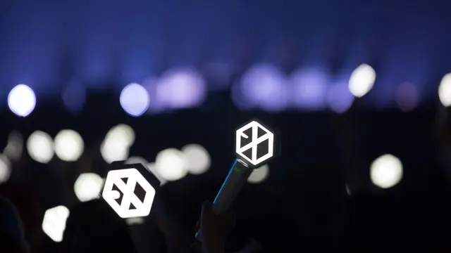 [Bintang] Kemeriahan dan Kesedihan di Konser Penutup EXO Planet