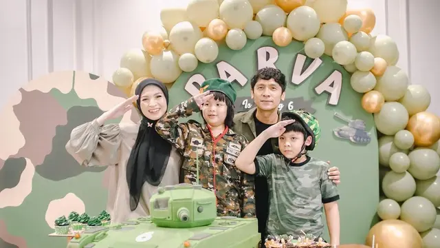 6 Potret Keluarga Kecil Donita dan Adi Nugroho,