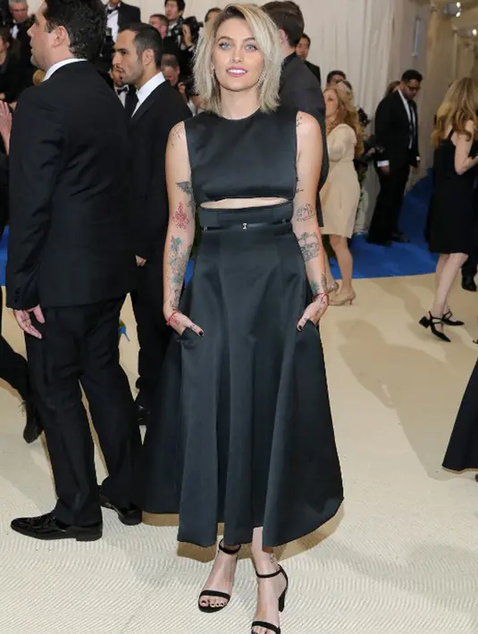 Biaya sebesar itu digunakan Paris untuk menyewa jasa seorah ahli gizi, pelatih olah raga, dan juga ahli hipnotis untuk menjaga stabilitas mentalnya. Kabarnya biaya itu belum termasuk urusan kecantikan. (AFP/Bintang.com)