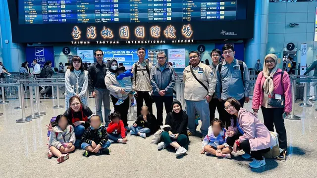 Enam anak WNI yang terlantar di Taiwan dipulangkan oleh Kementerian Luar Negeri (Kemlu) RI pada 15 Desember 2023. Upaya ini bekerja sama dengan Kantor Dagang dan Ekonomi Indonesia (KDEI) Taipei. (Dok Kemlu RI)