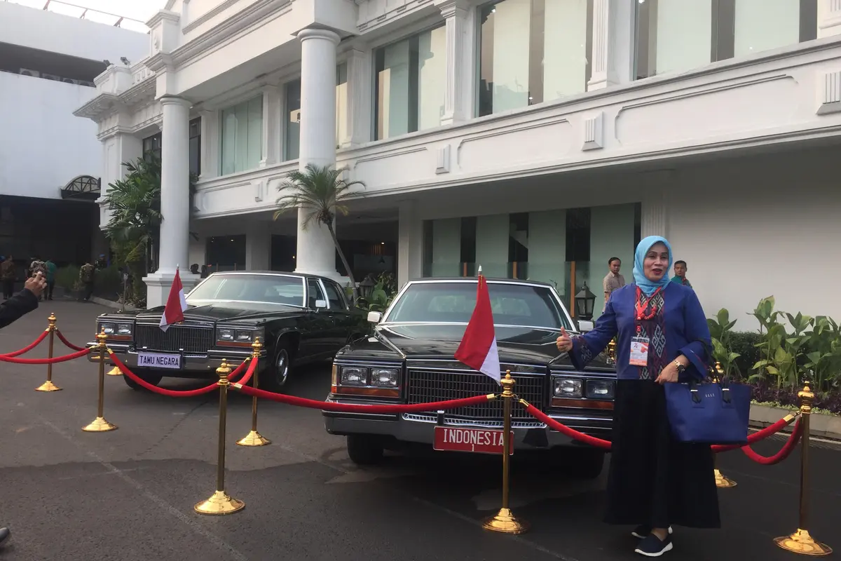 Untuk memeriahkan HUT ke-74 Kemerdekaan Indonesia, Istana Kepresidenan memajang dua mobil era Presiden ke-2 Soeharto.