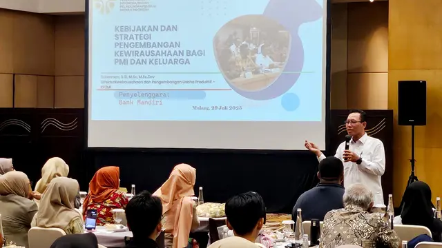 Bank Mandiri Dorong Purna PMI Malang Jadi Wirausahawan Lewat Program Bapak Asuh