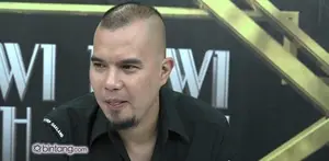 Ahmad Dhani baru saja mendatangi kediaman Deddy Corbuzier untuk ikutan curhat seperti istrinya, Mulan Jameela. Dipertanyakan apakah Maia akan ikut diwawancarai, Ahmad Dhani pun mengiyakan kemungkinan tersebut.