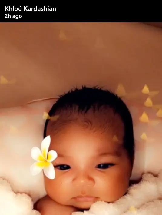 Khloe Kardashian pun mengunggah video True saat baru bangun tidur di Snapchat. (snapchat/khloekardashian)
