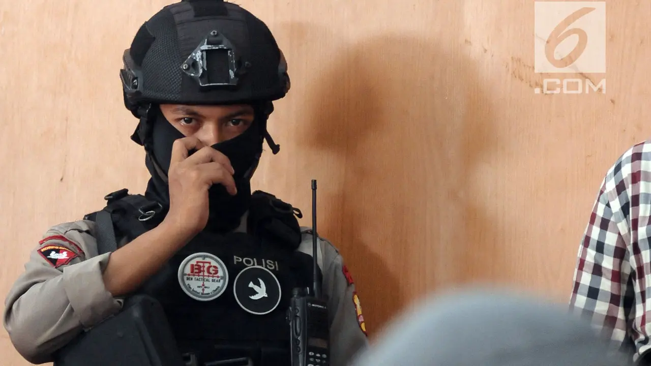 Petugas Jaga Ketat Sidang Tuntutan Aman Abdurrahman