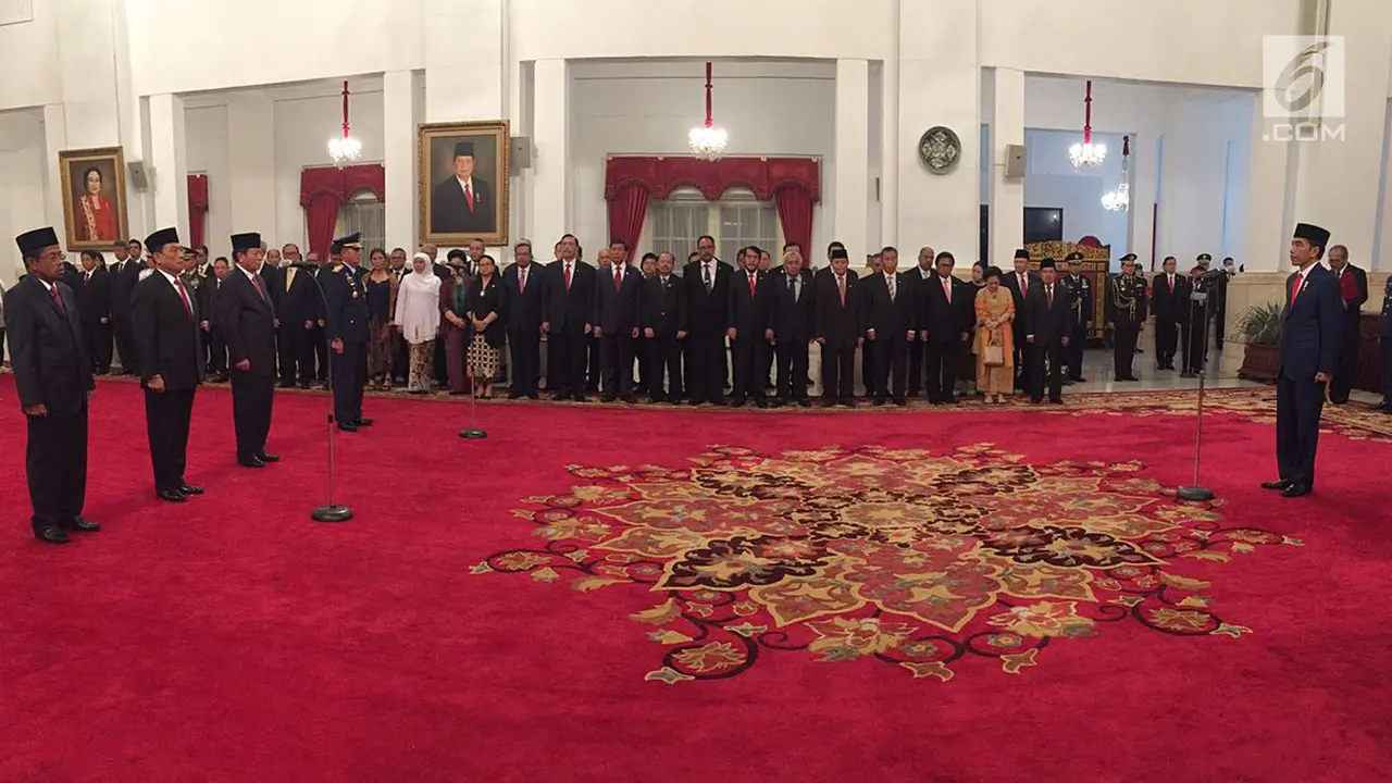 Pelantikan di Istana