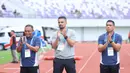 Persita sukses meredam perlawanan PSBS Biak dengan skor 2-1. Tampak dalam foto, pelatih Persita, Carlos Pena (tengah) usai bertanding melawan PSBS Biak pada laga pekan ke-21 BRI Super League 2025/2026 di Stadion Indomilk Arena, Tangerang, Banten, Senin (16/2/2026). (Bola.com/M Iqbal Ichsan)