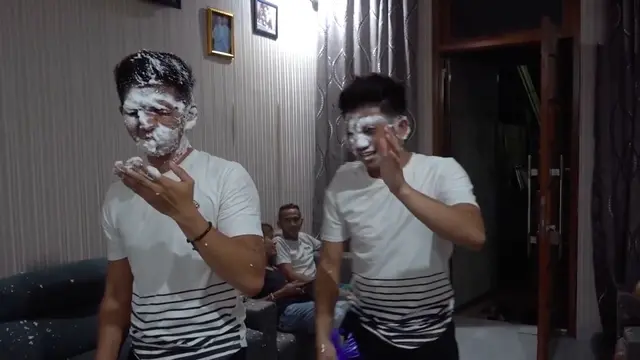 Momen Kejutan Ulang Tahun Rizki dan Ridho DA2 yang ke-24, Tak Dihadiri Nadya Mustika. (Sumber: YouTube/2 R Production)