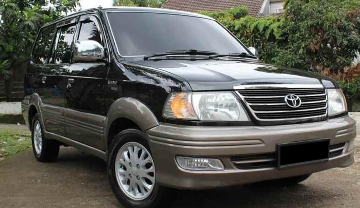 Toyota Kijang Krista yang merupakan varian tertinggi Toyota Kijang kapsul ini memiliki transmisi otomatis. Dengan harga yang tidak terlalu mahal, mobil ini dapat memberikan kenyamanan ekstra, kepraktisan sebuah mobil matic, serta aura layaknya orang kaya lama. Kekurangan dari Kijang Krista AT bermesin 2.000cc ini adalah konsumsi BBM yang terbilang boros. (Source: hsrwheel.com)