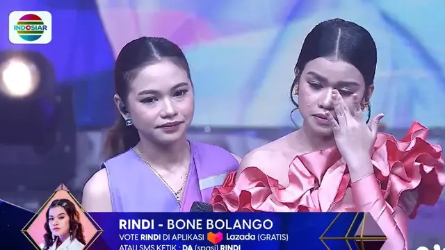 Penampilan Rindi (Bone Bolango) Dinilai Terlalu Menggebu - Gebu dalam Membawakan Lagu 'Perlakukan Aku Dengan Indah. (Indosiar)