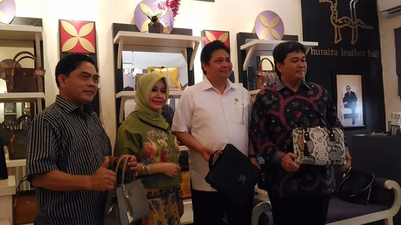 Menteri Perindustrian Airlangga Hartanto mengatakan, ada beberapa kendala yang membuat UKM menjadi lambat untuk berkembang.