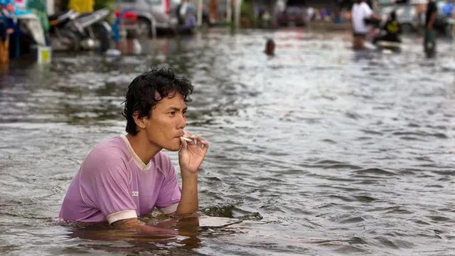 Kelewat Cuek, Aksi Orang-orang Ini Bikin Kita Geleng-geleng Kepala