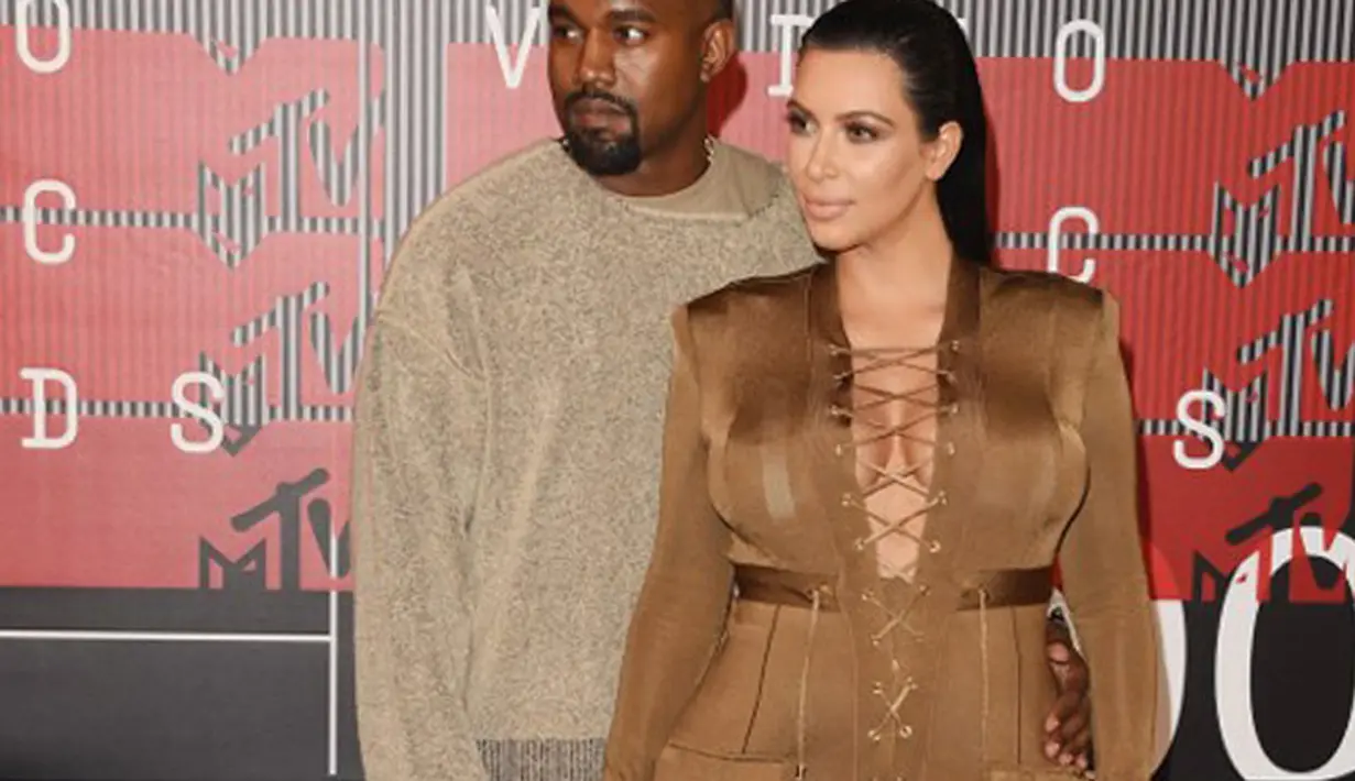 Pasangan Kim Kardashian dan Kanye West sedang  berusaha menjaga hubungan pernikahan mereka. Kanyepun dikabarkan berjanji untuk menjadi suami dan ayah yang lebih baik untuk istri dan anaknya. (AFP/Bintang.com)