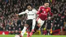 Manchester United harus mengakui keunggulan Fulham dengan skor 1-1 (3-4 adu penalti) dalam laga putaran kelima FA Cup 2024/2025 yang dihelat di Old Trafford, Minggu (2/3/2025) malam WIB. (AP Photo/Jon Super)