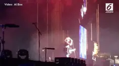 Rentetan tembakan di Las Vegas terjadi saat sang musisi masih bernyanyi di atas panggung. Ia tak sadar suara tersebut adalah suara tembakan.
