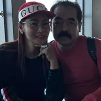 Penyanyi dangdut Inul Daratista sedang berlibur bersama dengan suami serta putranya semata wayang. Potret kebahagiaan pasangan ini begitu terlihat dalam foto yang dibagikan di Instagram. (Instagram/inul.d)