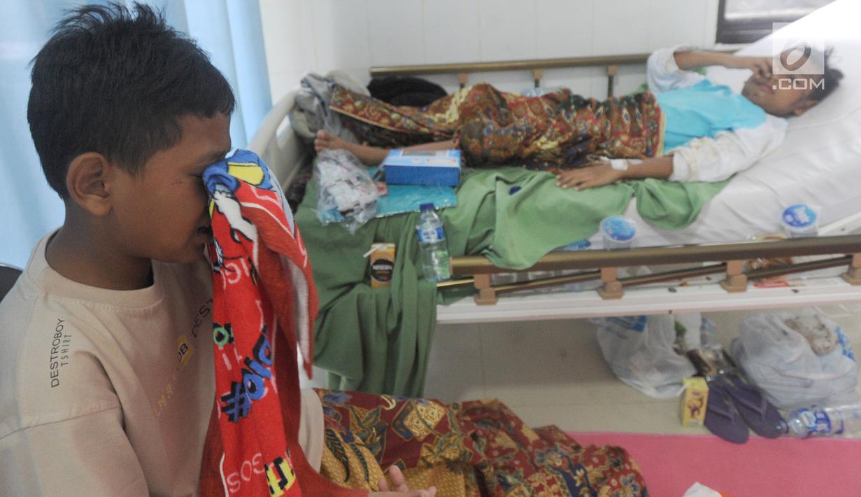 Foto Kondisi Korban Tsunami Tajung Lesung Di Puskesmas Panimbang