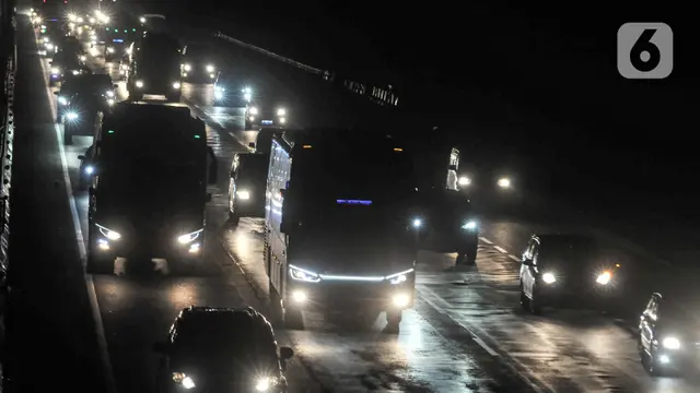 One Way Diberlakukan, Arus Tol Jakarta-Cikampek Ramai Lancar