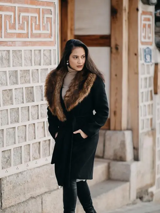 Nah itu tadi sederet foto Pevita Pearce dari kecil hingga dewasa seperti sekarang ini di usianya 25  tahun. Bagaimana, setuju kan kalau kecantikan Pevita semakin hari semakin cantik jelita? (Instagram/pevpearce)