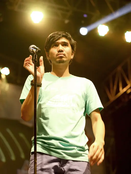 Duta melantunkan beberapa hits andalan mereka di panggung JakCloth pada Minggu malam. Lagu-lagu seperti ‘Kita’, ‘Itu Aku’, dan ‘Lapang Dada’ membuat akhir minggu para penonton penuh suka cita menjadi ceria dan meriah. (Andy Masela/Bintang.com)