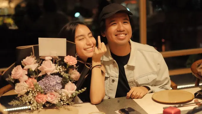 𝐂𝐥𝐚𝐢𝐫𝐢𝐧𝐞 𝐂𝐡𝐫𝐢𝐬𝐭𝐚𝐛𝐞𝐥 dan Joshua Suherman