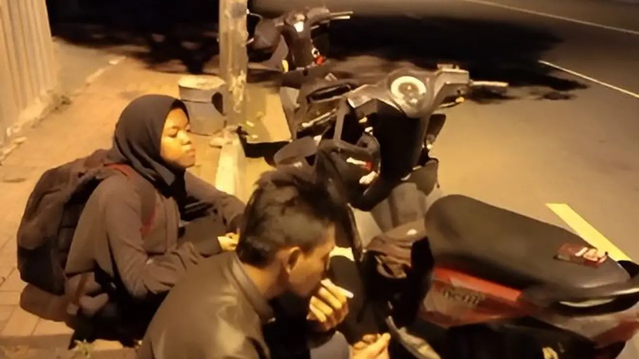 Pasutri Ini Pulang Kampung Bermodalkan Motor dengan Ban Bocor dan Uang Rp 10.000