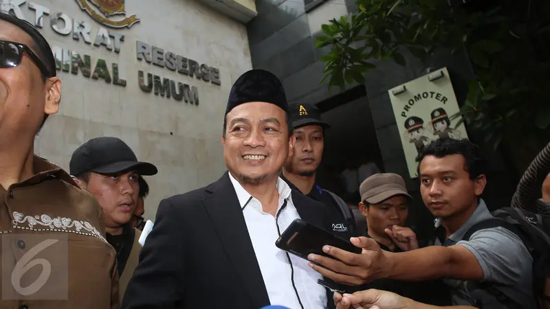 20170201-Habib Rizieq Diperiksa terkait Kasus Makar di Polda-Jakarta