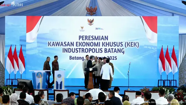 Presiden Prabowo Subianto meresmikan Kawasan Ekonomi Khusus (KEK) Industropolis Batang, Kamis (20/3/2025).