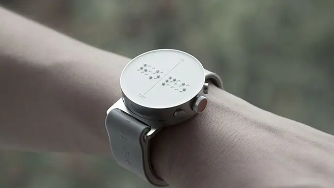 [Bintang] Canggih! Jam Braile Ini Memungkinkan Tunanetra Berkirim Pesan