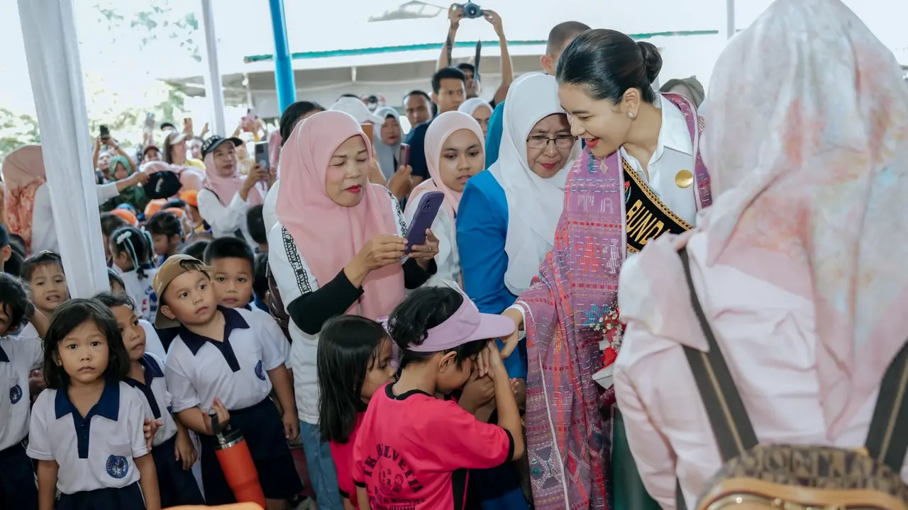 Kampung Ceria Anak Merdeka 2025: Kahiyang Ayu Ajak Anak PAUD Amalkan Ikrar Anak Indonesia Hebat