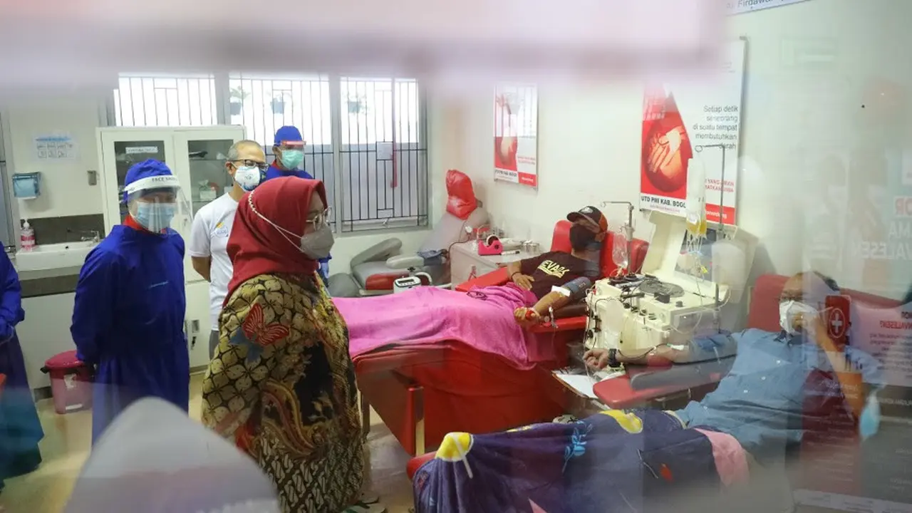 Bupati Bogor Ade Yasin mengajak para penyintas Covid-19 mendonorkan plasma konvalesen