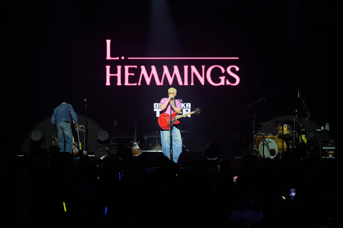 Luke Hemmings tampil pada acara peluncuran koleksi Onitsuka Tiger di Tokyo