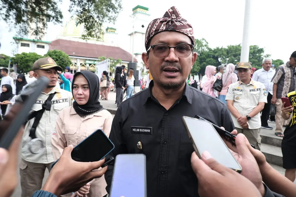 Wabup Garut Helmi Budiman menyatakan, Pemda Garut, Jawa Barat menyiapkan posko 24 jam untuk menangani wabah difteri yang terjadi di Desa Sukahurip, Kecamatan Pangatikan. (Liputan6.com/Jayadi Supriadin)