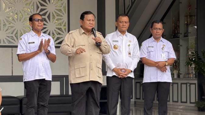 Prabowo ke Siswa SMAN 1 Cilacap: Percaya Presidenmu, Saya Bekerja untuk Masa Depan Kalian