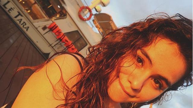 5 Pesona Sahila Hisyam, Tetap Menawan Meski Tanpa Makeup