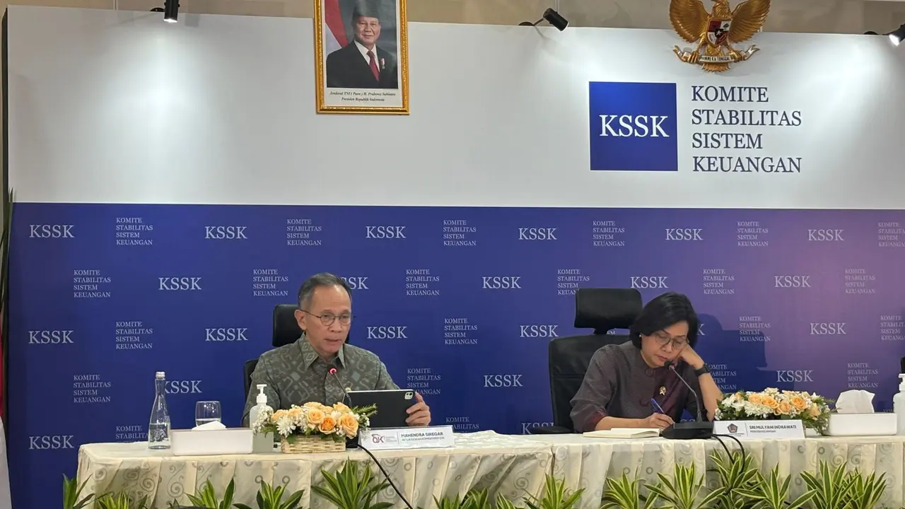 Ketua Dewan Komisioner Otoritas Jasa Keuangan (OJK) Mahendra Siregar