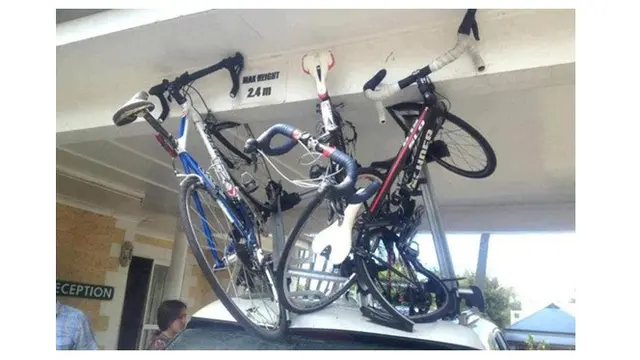 7 Cara Unik Bawa Barang Pakai Mobil Ini Bikin Tepuk Jidat, Ada-Ada Saja