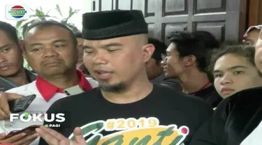 Sidang kasus ujaran kebencian dengan terdakwa musisi Ahmad Dhani, Senin (16/4) digelar perdana di Pengadilan Negeri Jakarta Selatan. Jaksa mendakwa Ahmad Dhani dengan ancaman hukuman maksimal 6 tahun penjara.