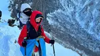 Selain sebagai seorang aktris, Lee Si Young juga dikenal sebagai ibu tangguh. Salah satu pencapaiannya adalah berhasil mendaki Gunung Breithorn yang terletak di antara Swiss dan Italia. Baru-baru ini, bintang film 'The Divine Move' itu merayakan tahun baru dengan mendaki gunung sambil menggendong sang putra. (Liputan6.com/IG/@leesiyoung38)