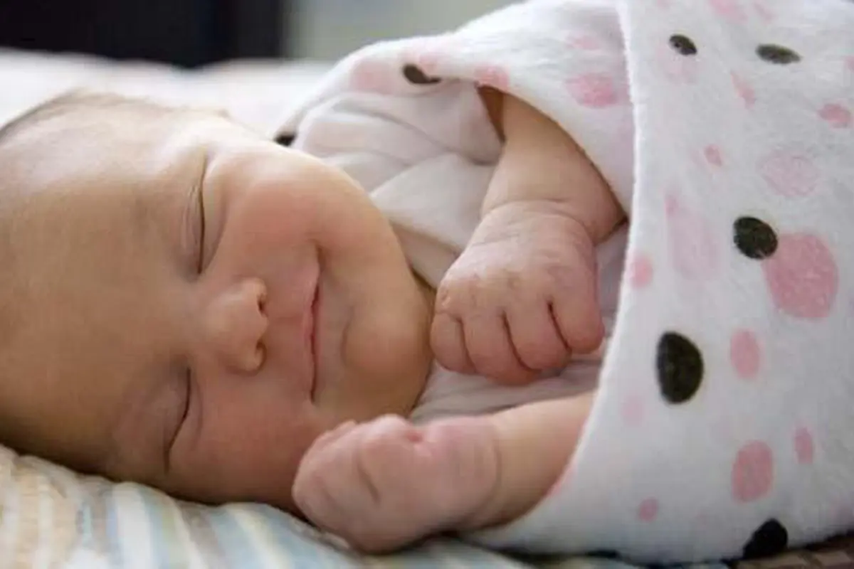 Geger Syukuran Kelahiran, Nama Bayi Mirip Bintang Porno Jepang!