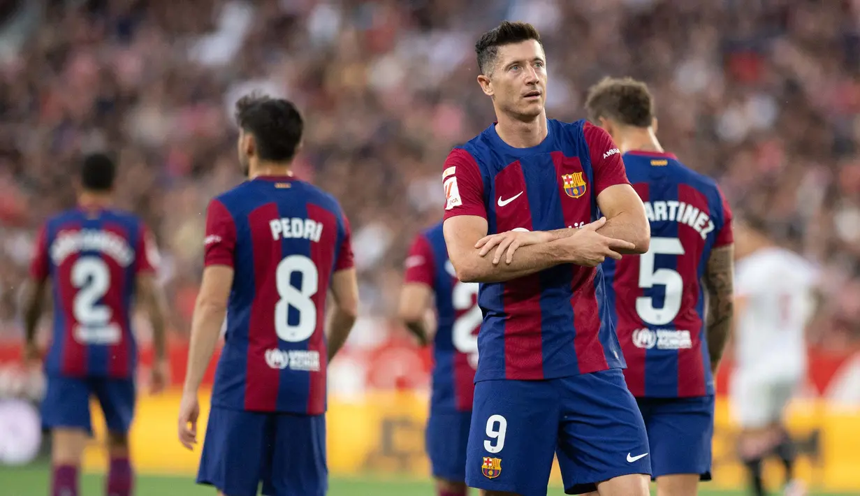 Gol pembuka kemenangan Barcelona dicetak Robert Lewandowski pada menit ke-15. (JORGE GUERRERO/AFP)