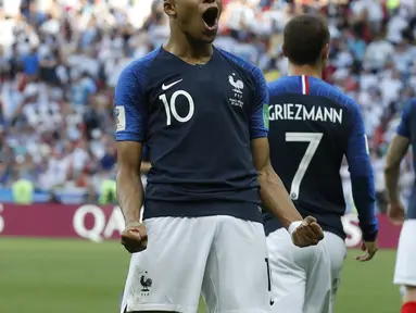 Saat mengalahkan Argentina usia Kylian Mbappe baru 19 tahun, 6 bulan. lahir di Bondy, Prancis pada 20 December 1998 dengan nama Kylian Mbapp&eacute; Lottin. (AP/David Vincent)