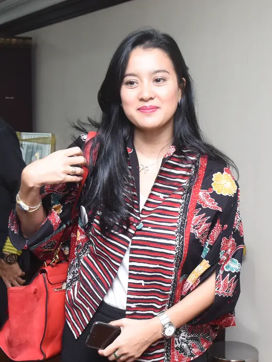 "Dan ini merupakan tanggung jawab kita sebetulnya. Sebagai elemen bangsa untuk mensosialisasikan 4 pilar kebangsaan," tutur Marcella Zalianty.  (Galih W. Satria/Bintang.com)