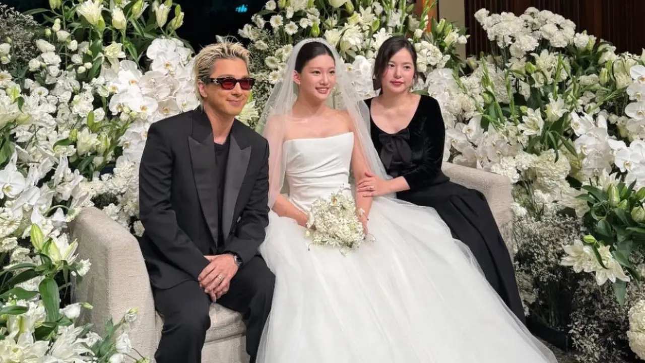 Penampilan terbaru Min Hyo Rin saat kondangan bareng suaminya, Taeyang. [X/Zoa_Kwon_]